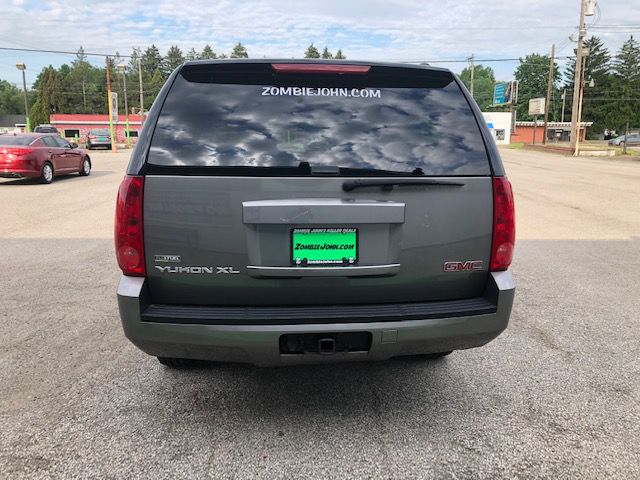 2007 GMC YUKON XL 1500 for sale at Zombie Johns