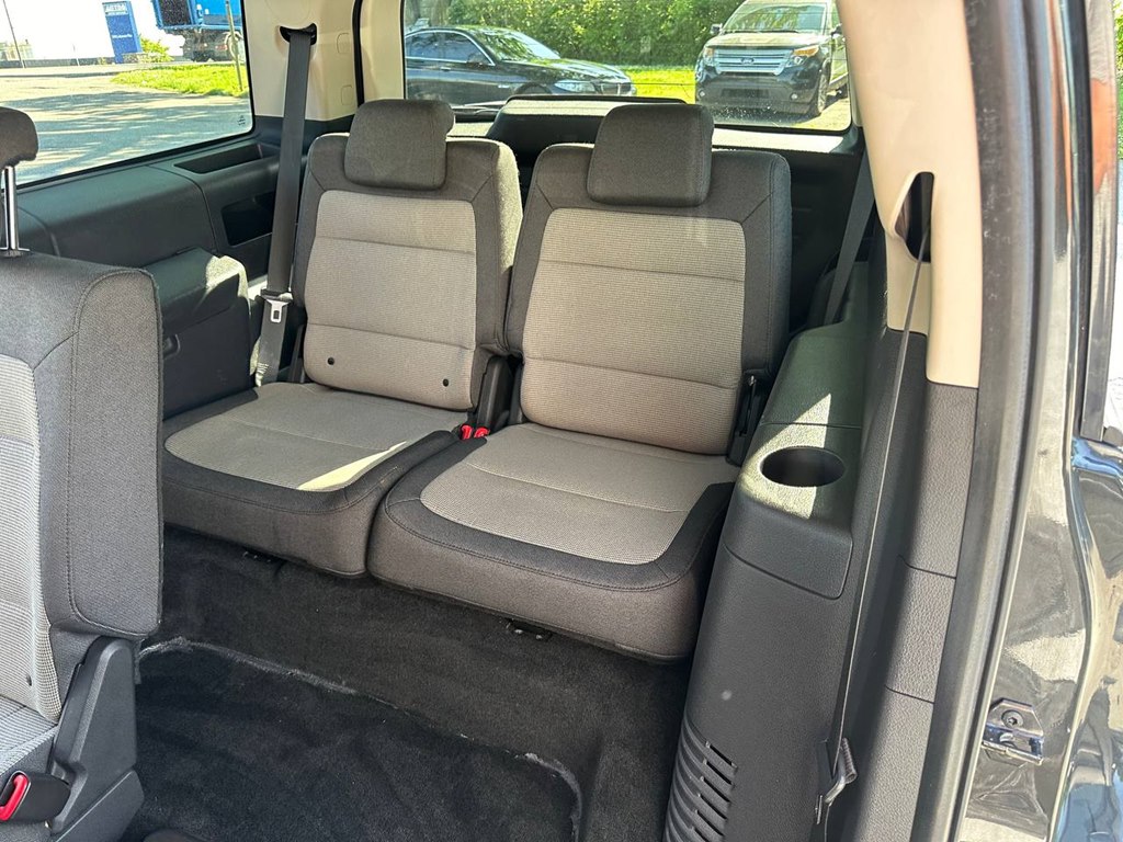 Photo 23 of this FORD FLEX