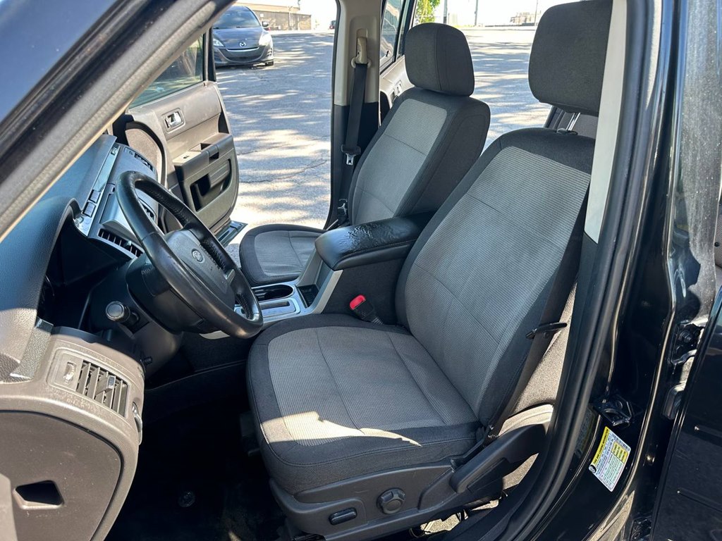 Photo 18 of this FORD FLEX
