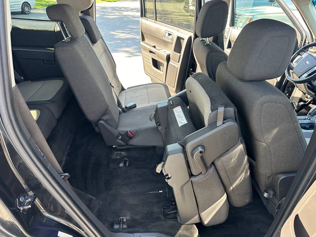 Photo 28 of this FORD FLEX