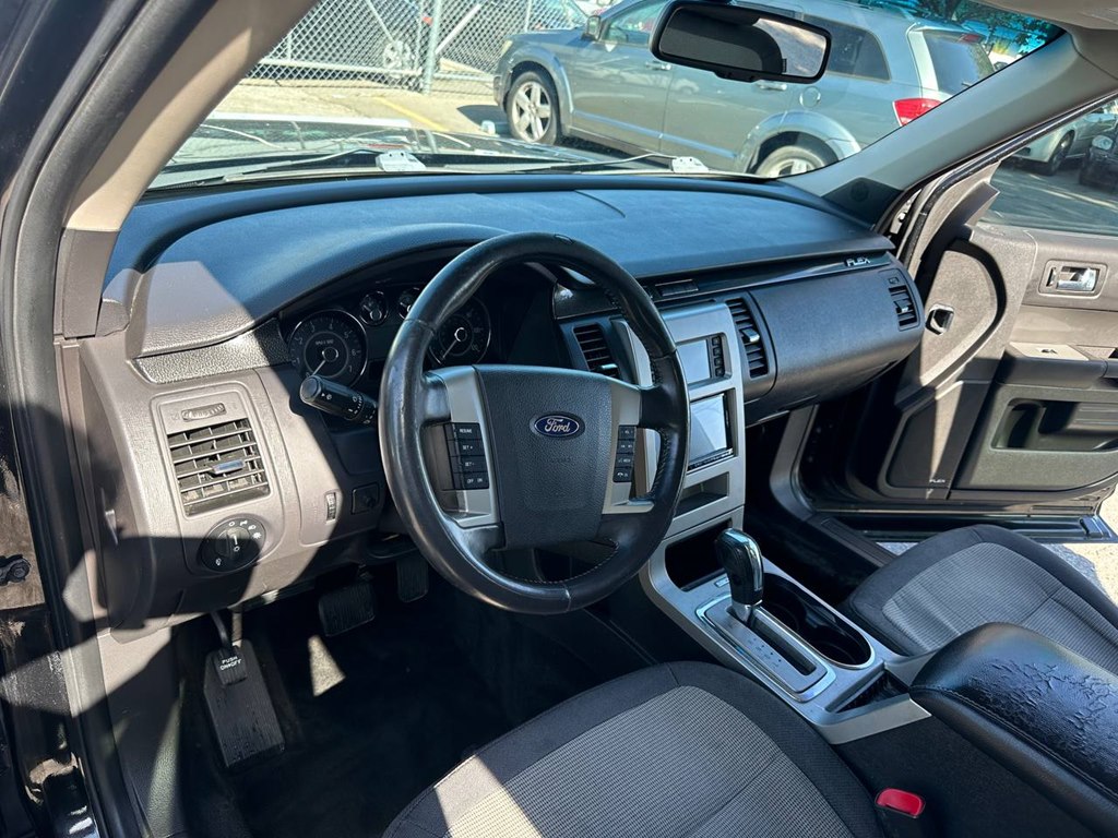 Photo 16 of this FORD FLEX