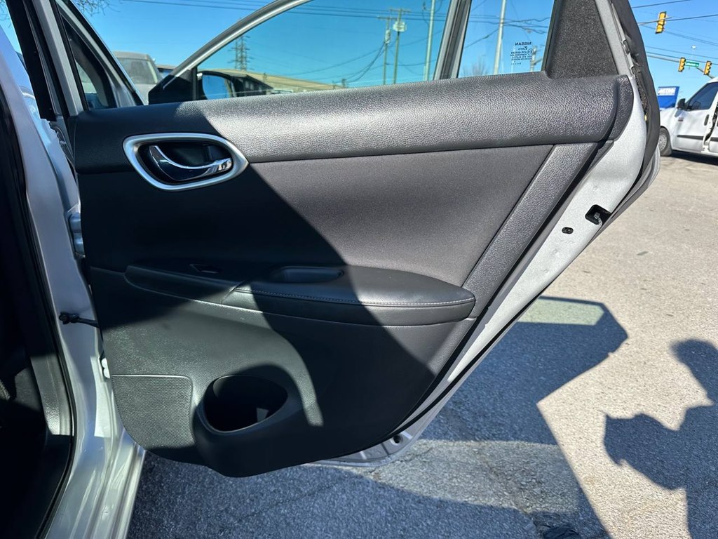 Photo 18 of this NISSAN SENTRA