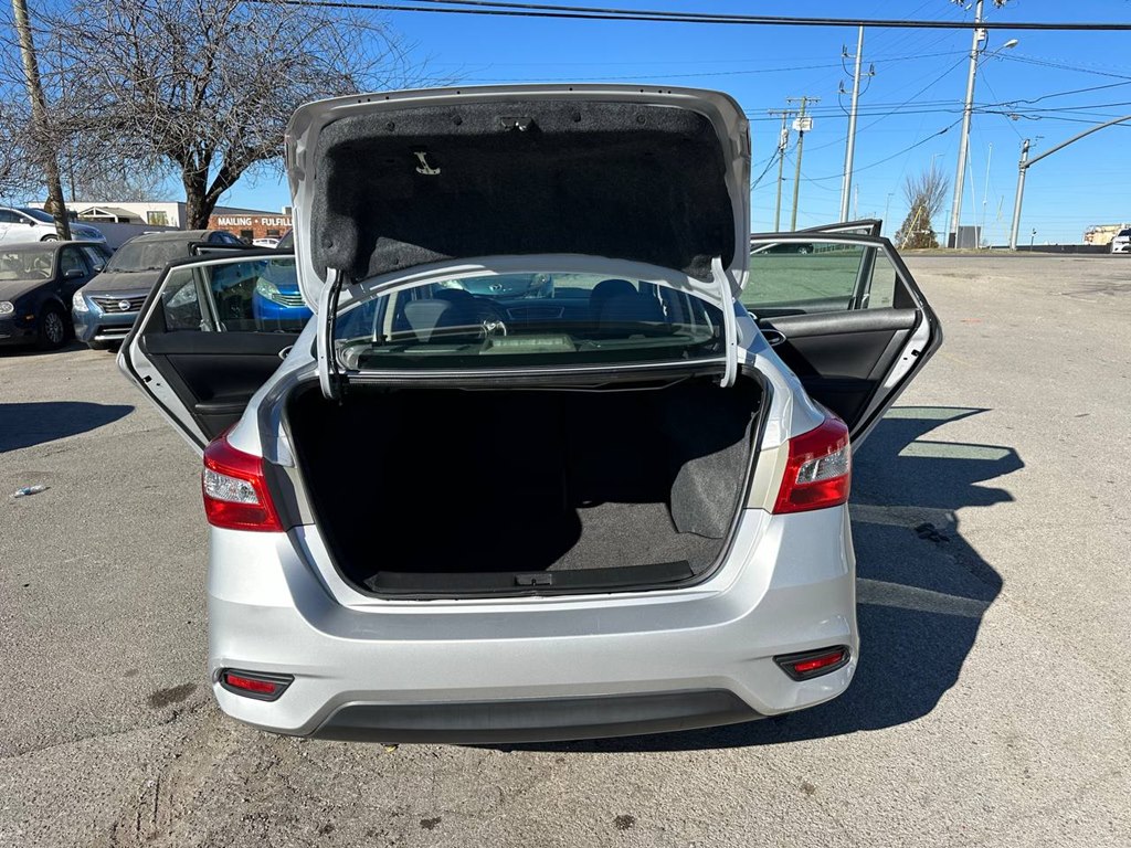 Photo 12 of this NISSAN SENTRA