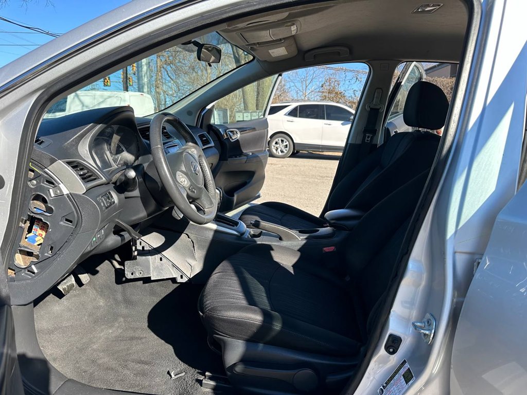 Photo 14 of this NISSAN SENTRA