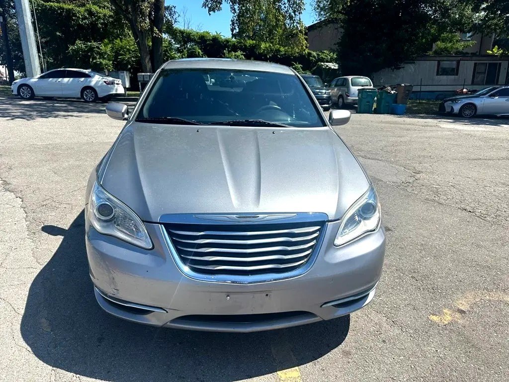 Photo 2 of this CHRYSLER 200
