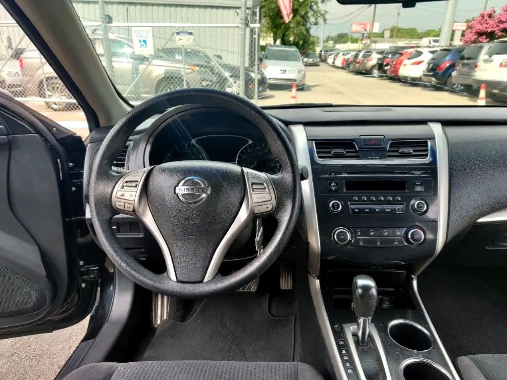Photo 22 of this NISSAN ALTIMA