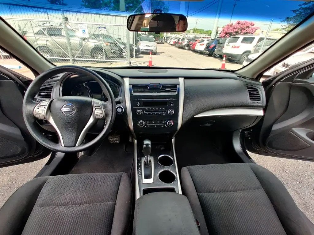 Photo 21 of this NISSAN ALTIMA