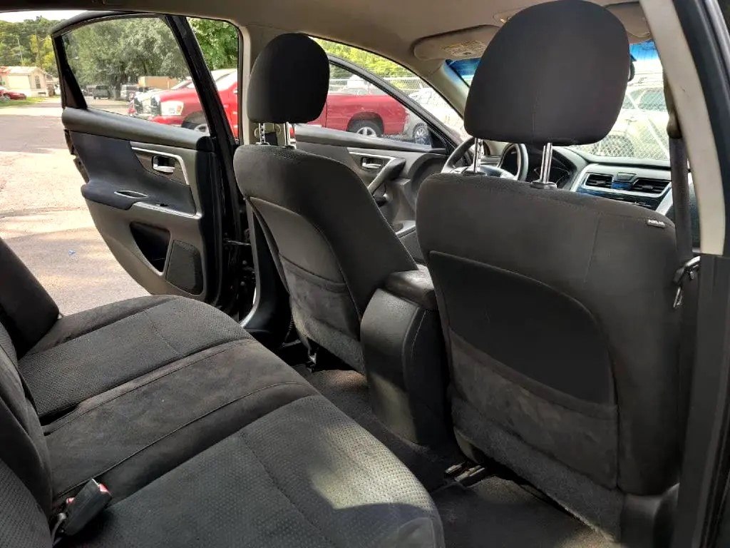 Photo 16 of this NISSAN ALTIMA