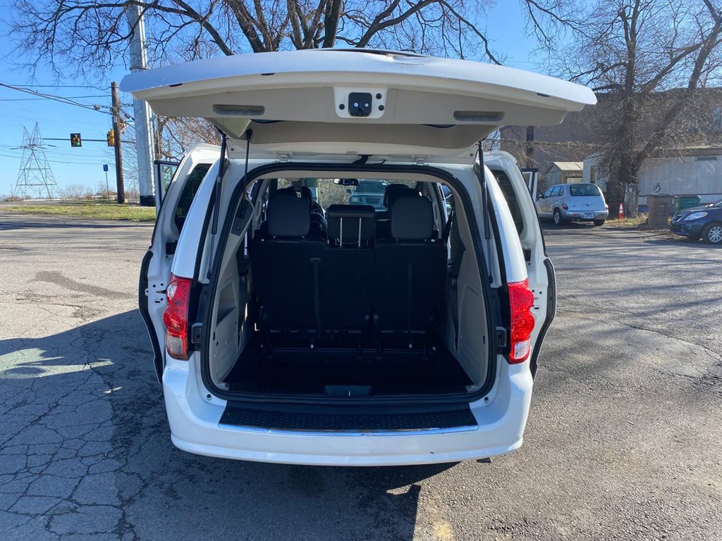 Photo 11 of this DODGE GRAND CARAVAN
