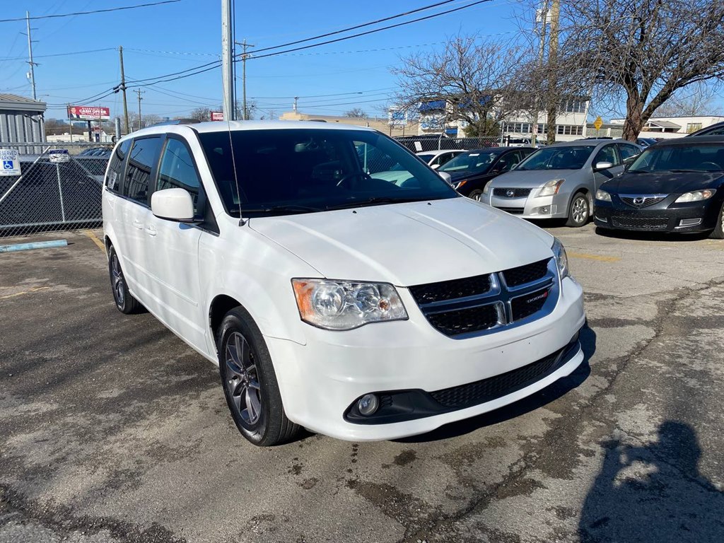 Photo 2 of this DODGE GRAND CARAVAN