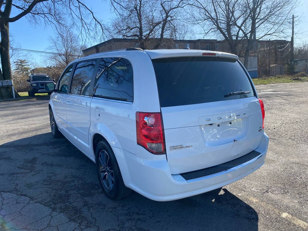 Photo 8 of this DODGE GRAND CARAVAN