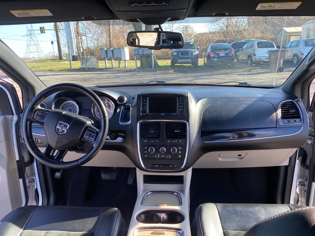 Photo 19 of this DODGE GRAND CARAVAN