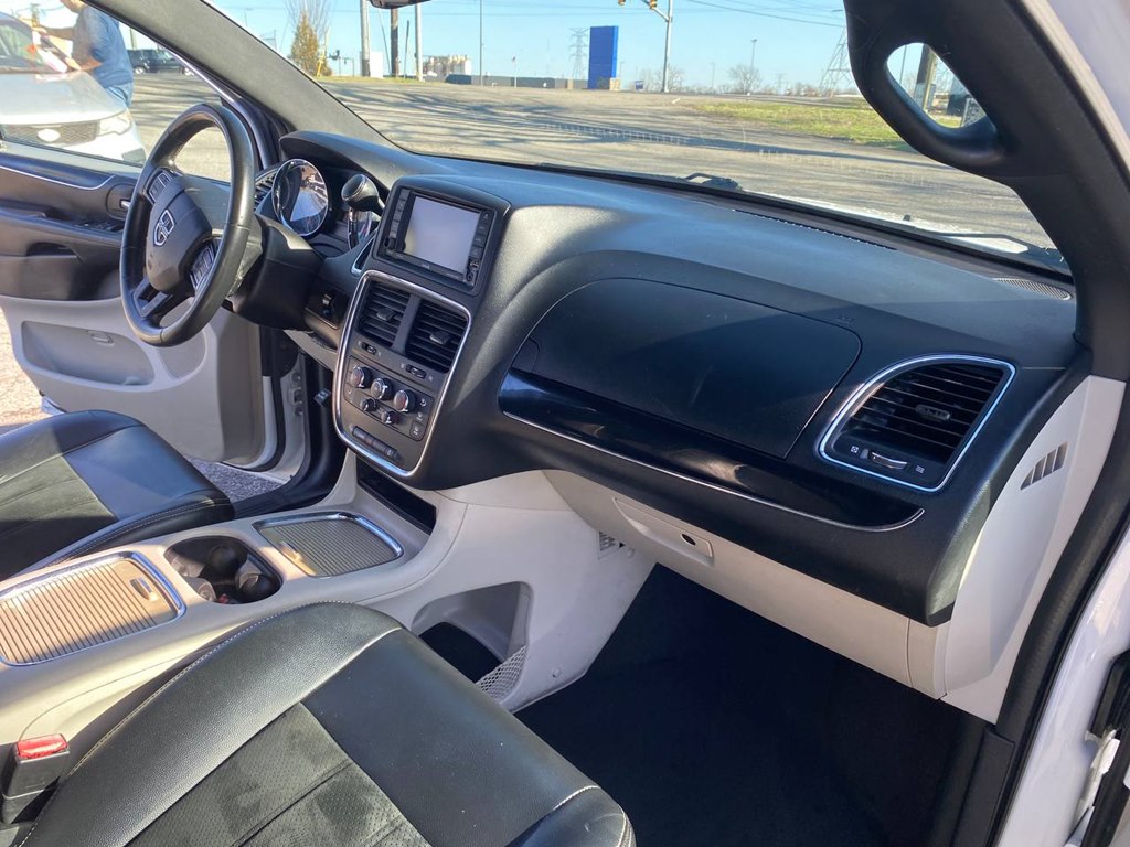 Photo 22 of this DODGE GRAND CARAVAN