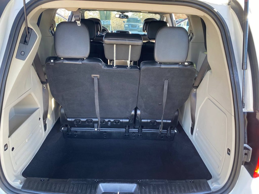 Photo 14 of this DODGE GRAND CARAVAN