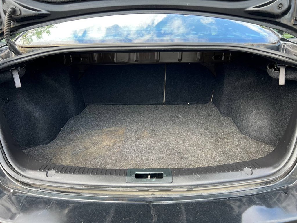 Photo 12 of this MAZDA 6