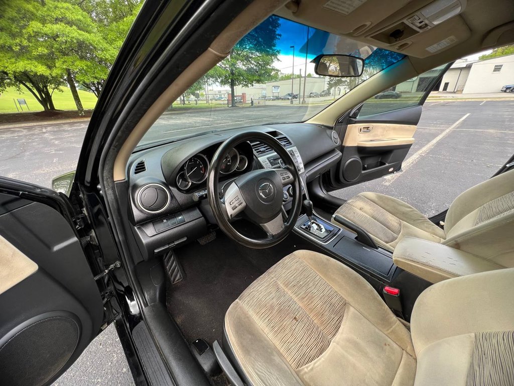 Photo 18 of this MAZDA 6