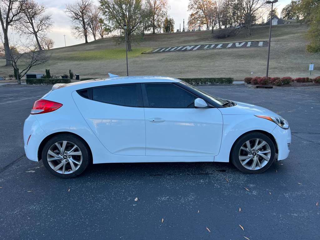 Photo 4 of this HYUNDAI VELOSTER