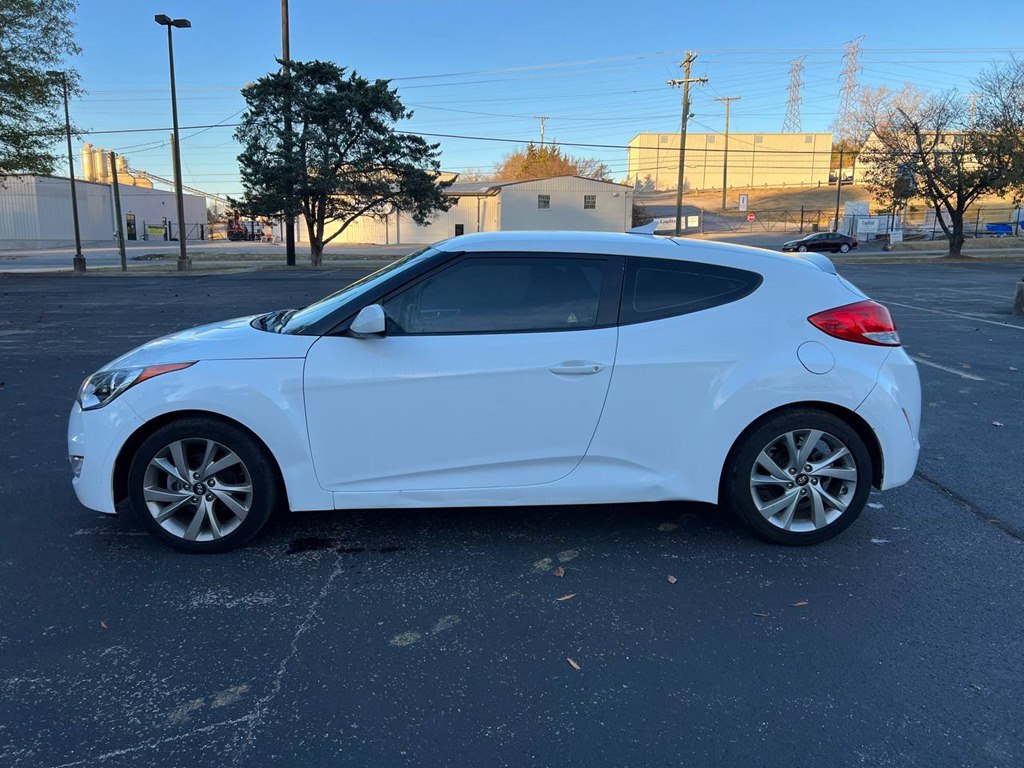 Photo 8 of this HYUNDAI VELOSTER