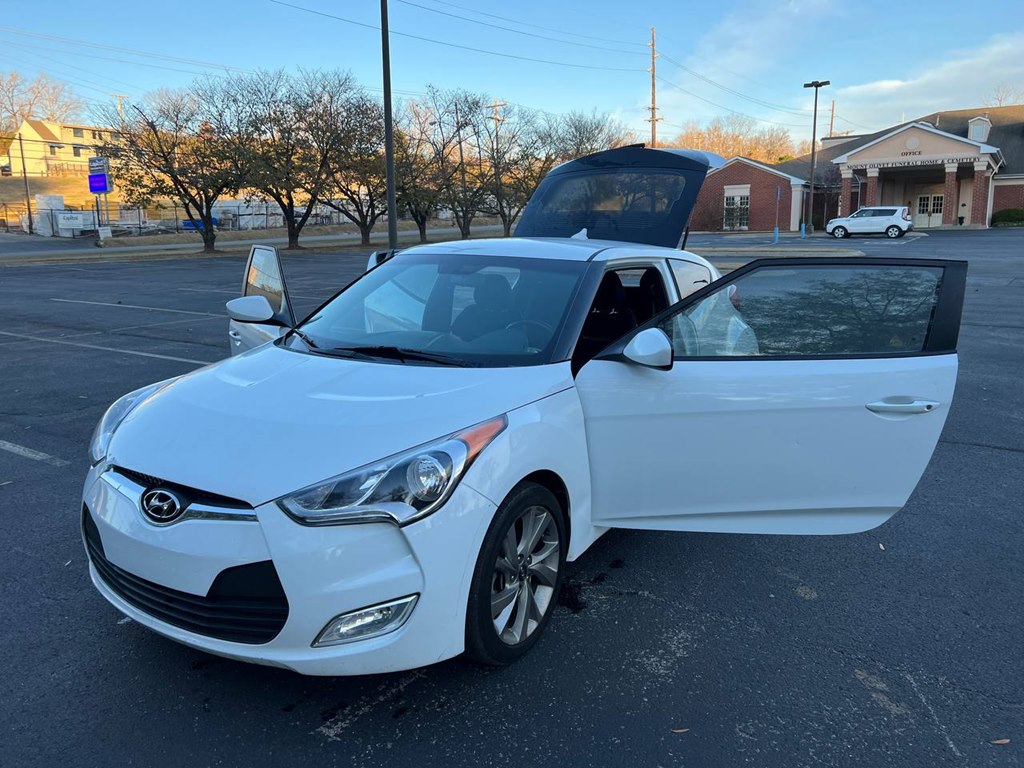 Photo 11 of this HYUNDAI VELOSTER