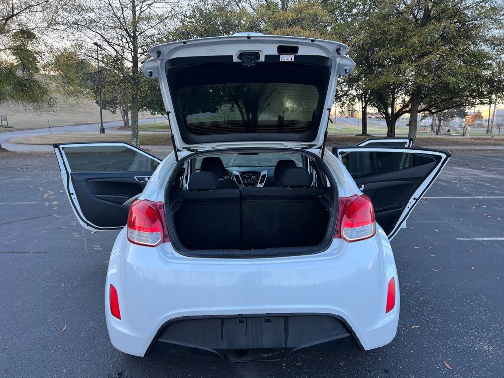 Photo 10 of this HYUNDAI VELOSTER