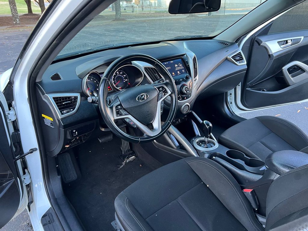 Photo 12 of this HYUNDAI VELOSTER