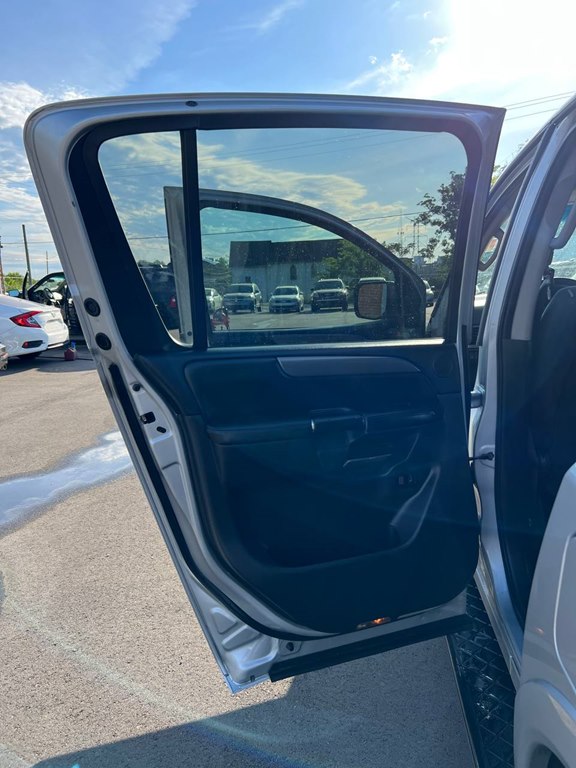 Photo 25 of this NISSAN ARMADA