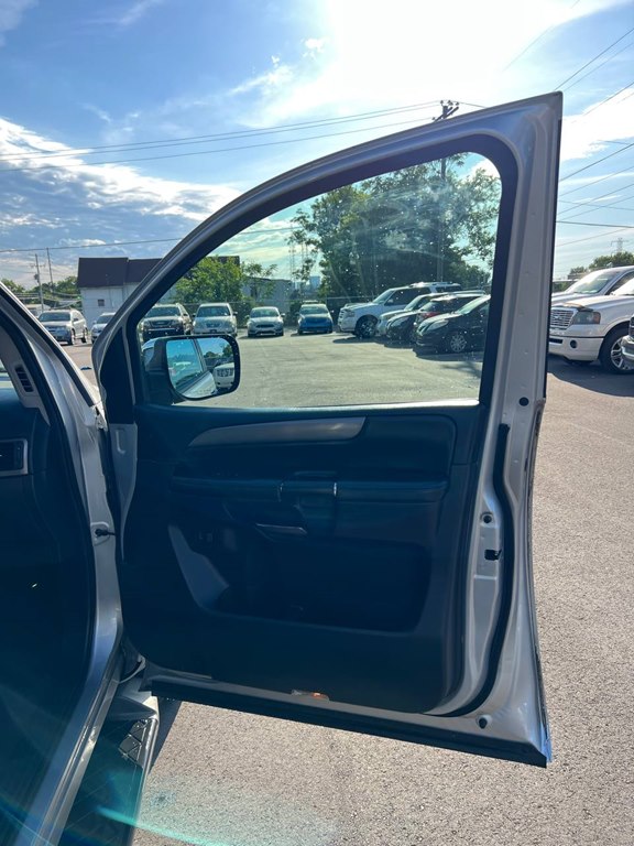 Photo 23 of this NISSAN ARMADA