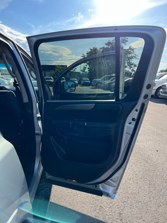 Photo 24 of this NISSAN ARMADA