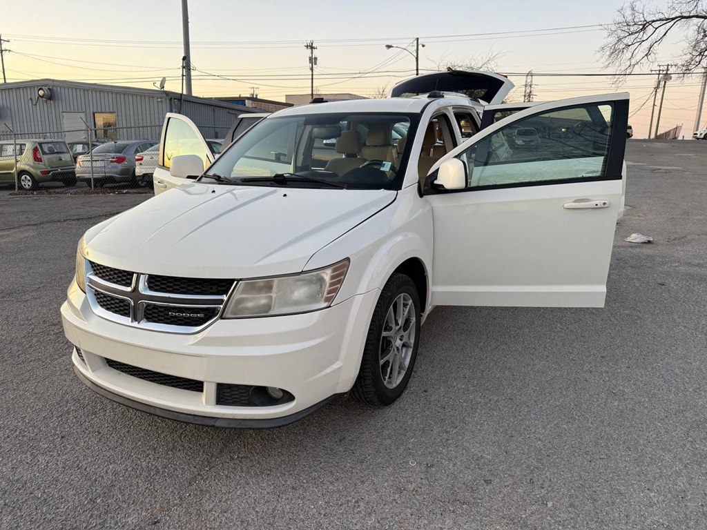 Photo 9 of this DODGE JOURNEY