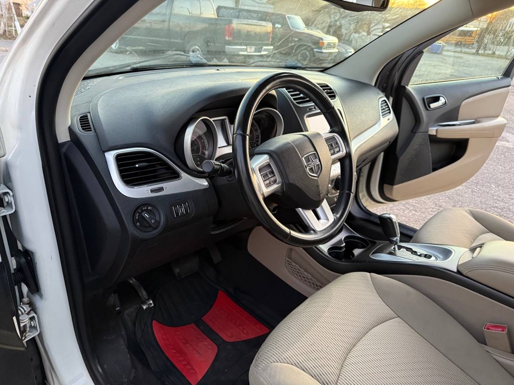 Photo 17 of this DODGE JOURNEY