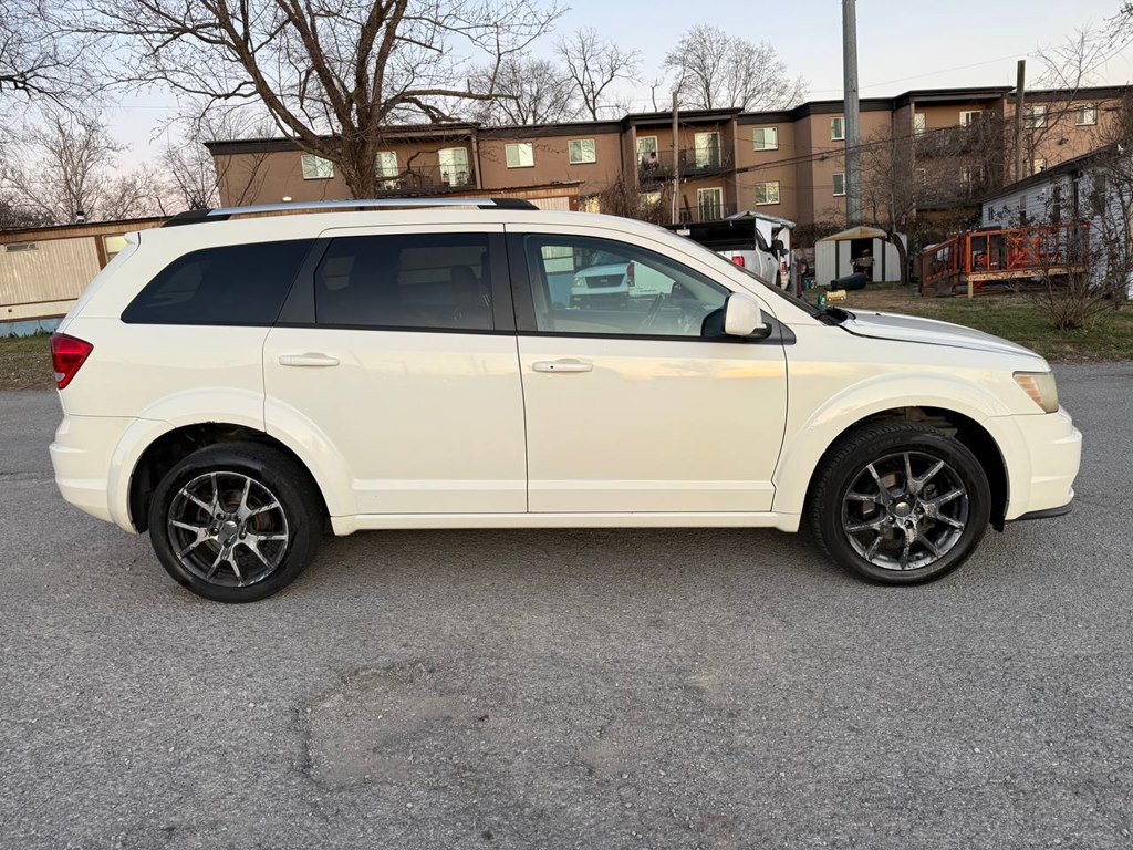 Photo 4 of this DODGE JOURNEY