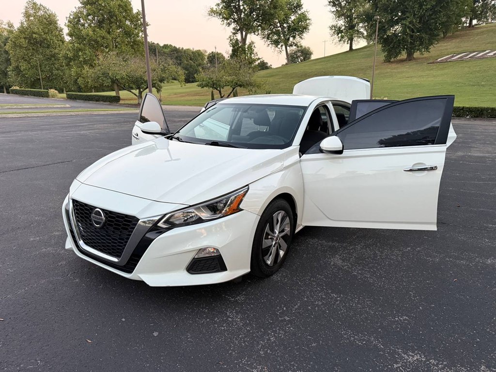 Photo 11 of this NISSAN ALTIMA