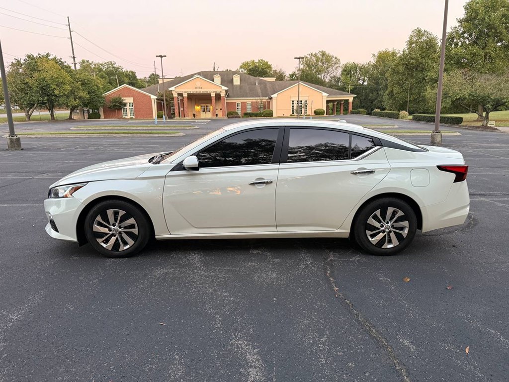 Photo 10 of this NISSAN ALTIMA