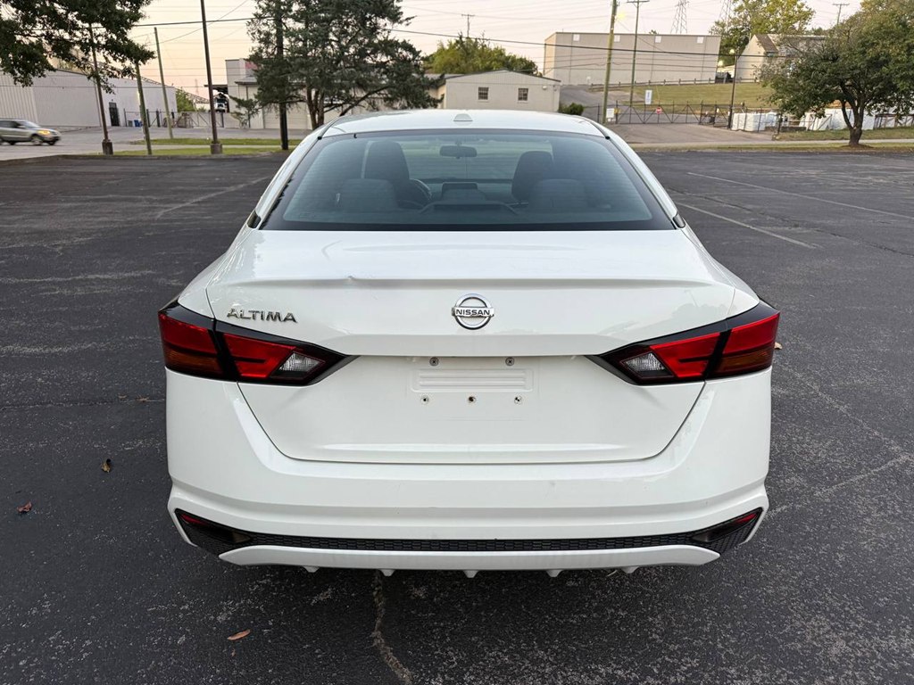 Photo 8 of this NISSAN ALTIMA