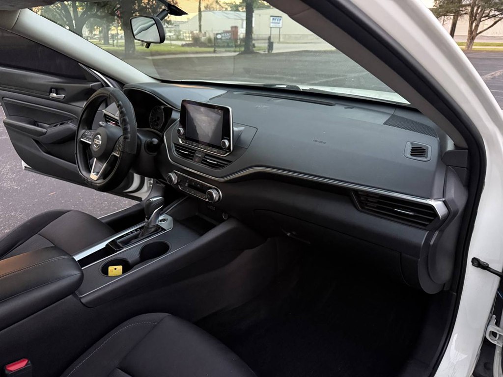 Photo 22 of this NISSAN ALTIMA