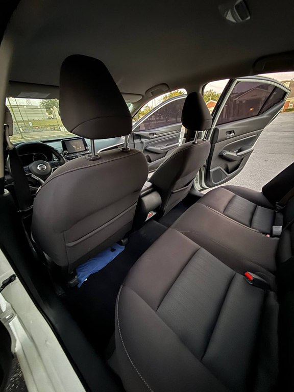 Photo 16 of this NISSAN ALTIMA