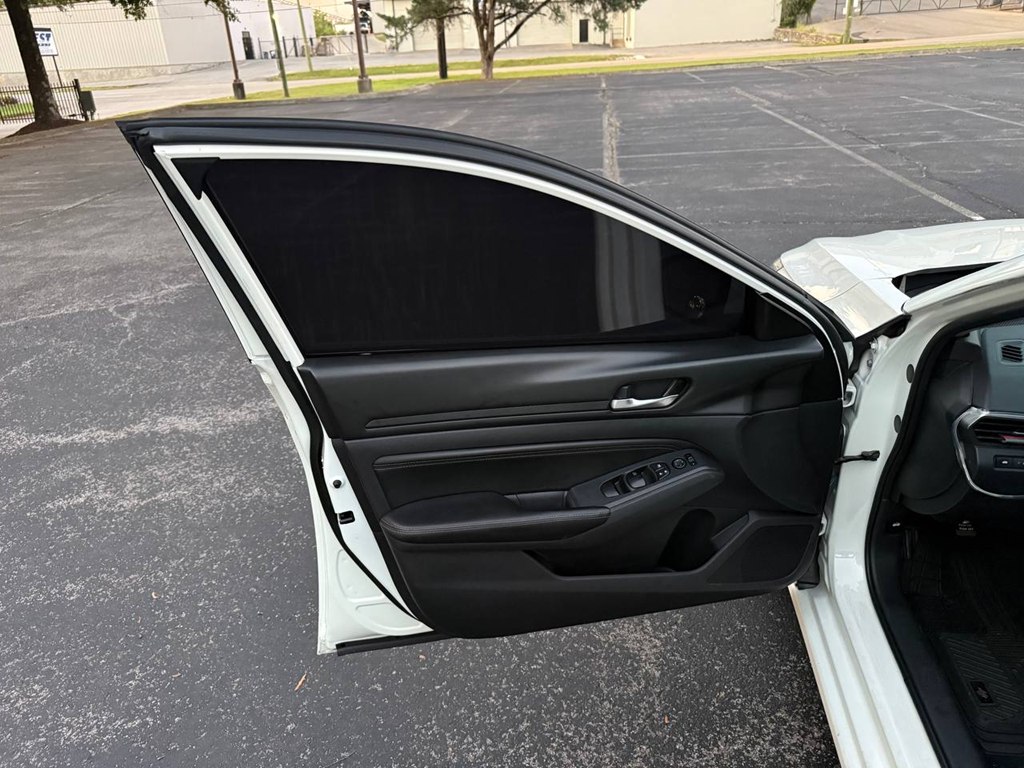 Photo 27 of this NISSAN ALTIMA