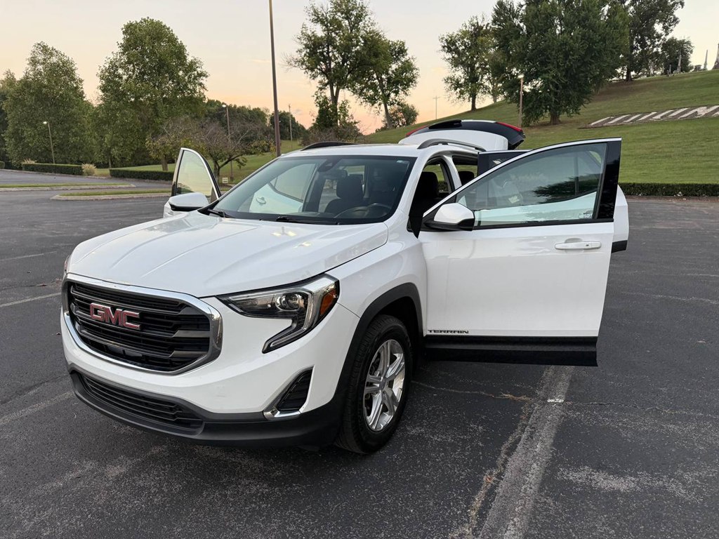 Photo 10 of this GMC TERRAIN