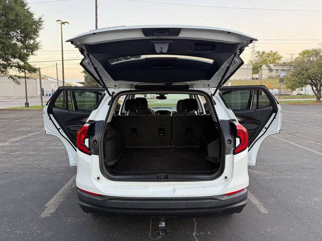 Photo 12 of this GMC TERRAIN