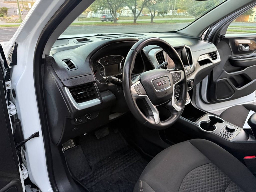 Photo 18 of this GMC TERRAIN