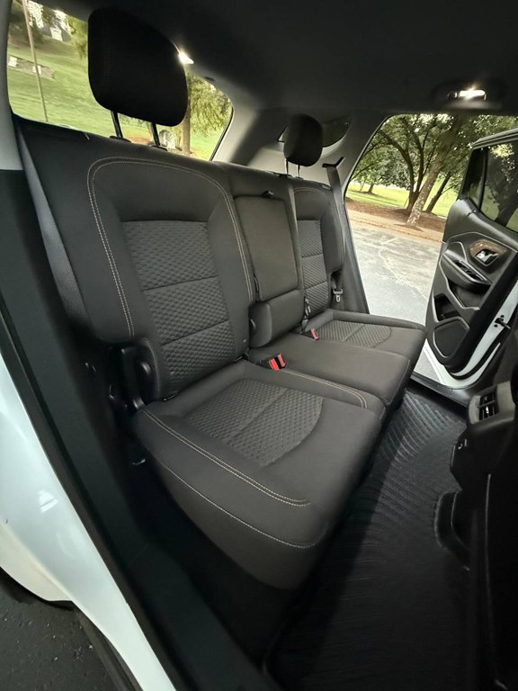 Photo 23 of this GMC TERRAIN