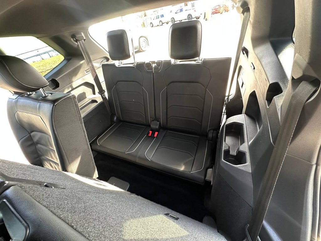 Photo 20 of this VOLKSWAGEN TIGUAN