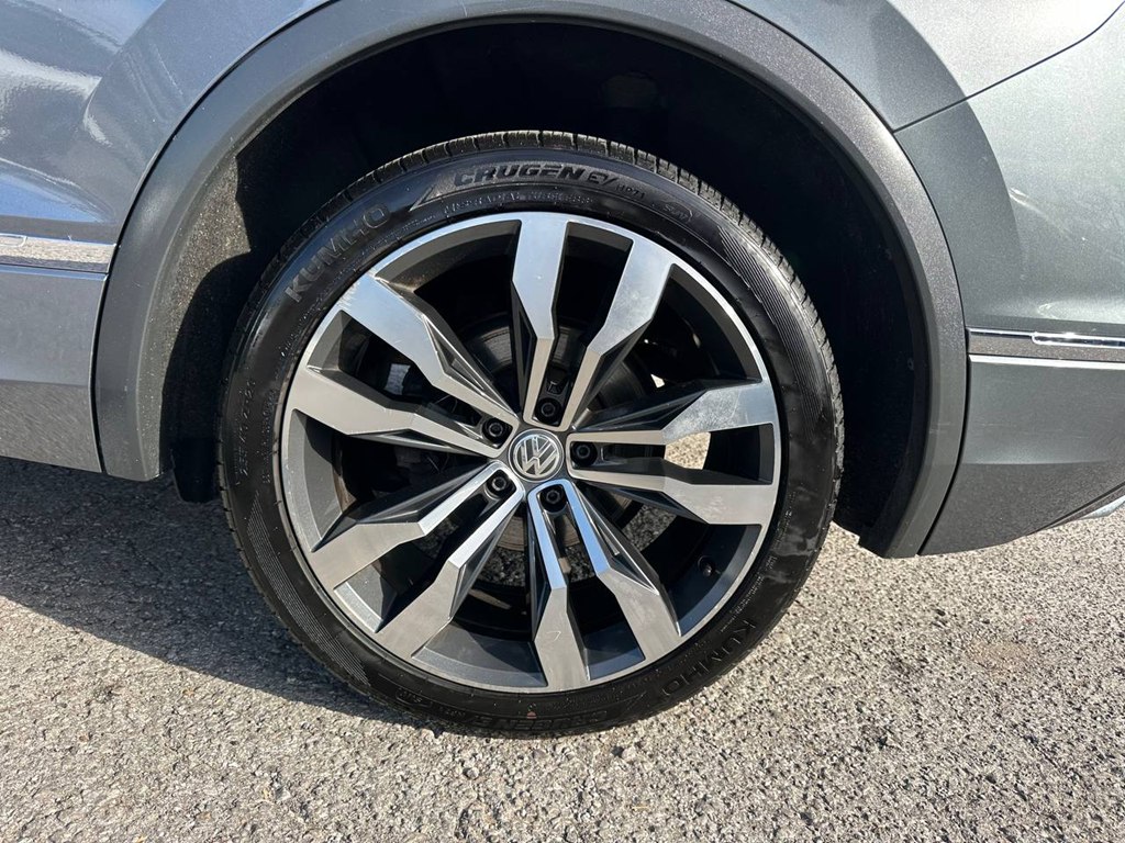 Photo 29 of this VOLKSWAGEN TIGUAN