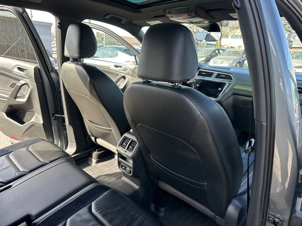 Photo 18 of this VOLKSWAGEN TIGUAN