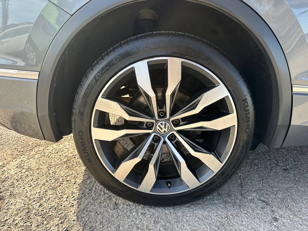Photo 30 of this VOLKSWAGEN TIGUAN