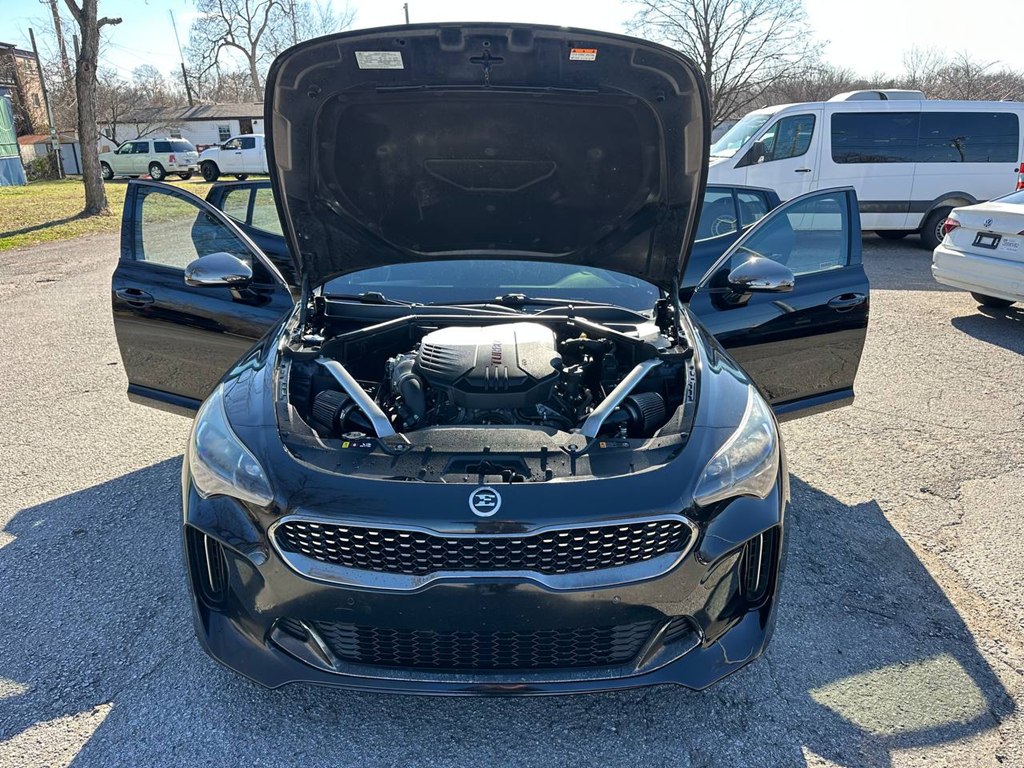 Photo 9 of this KIA STINGER