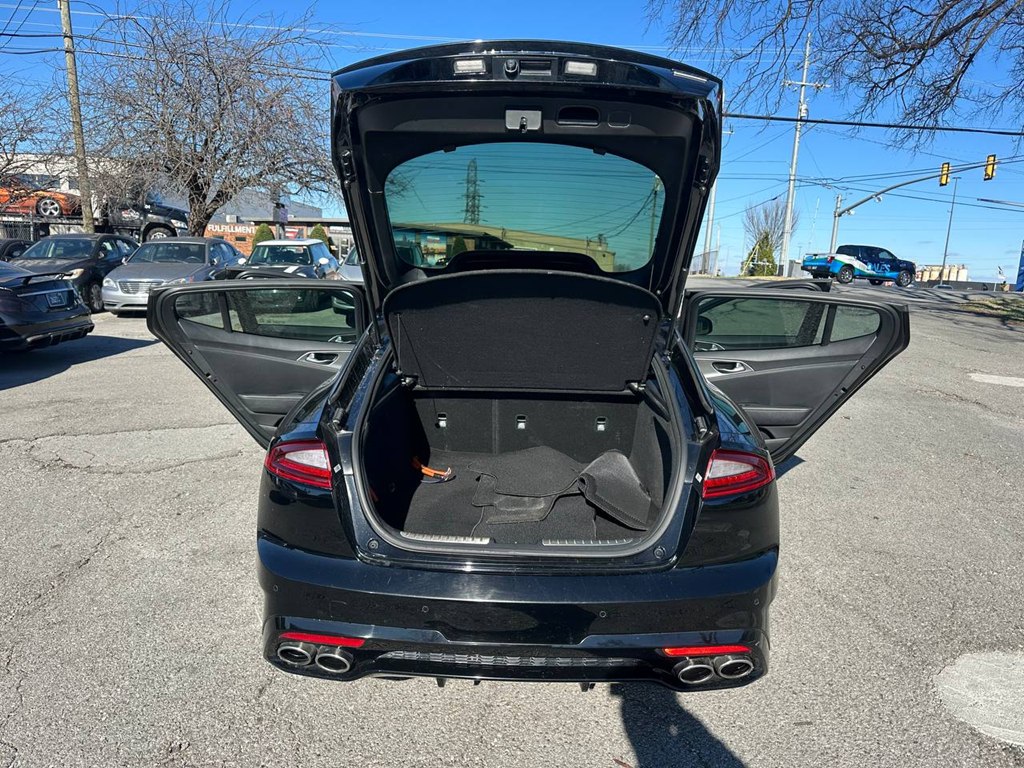 Photo 12 of this KIA STINGER