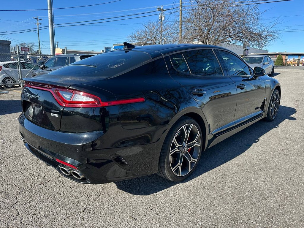 Photo 5 of this KIA STINGER