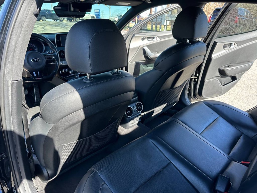 Photo 17 of this KIA STINGER