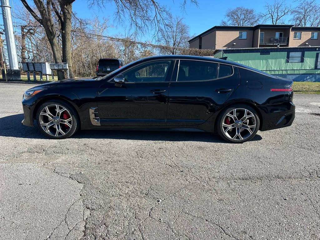 Photo 8 of this KIA STINGER